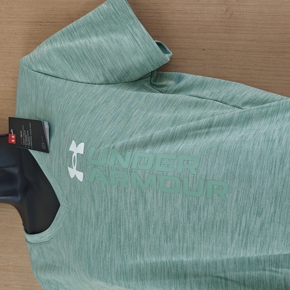 NWT Under Armour tee - Picture 2 of 4